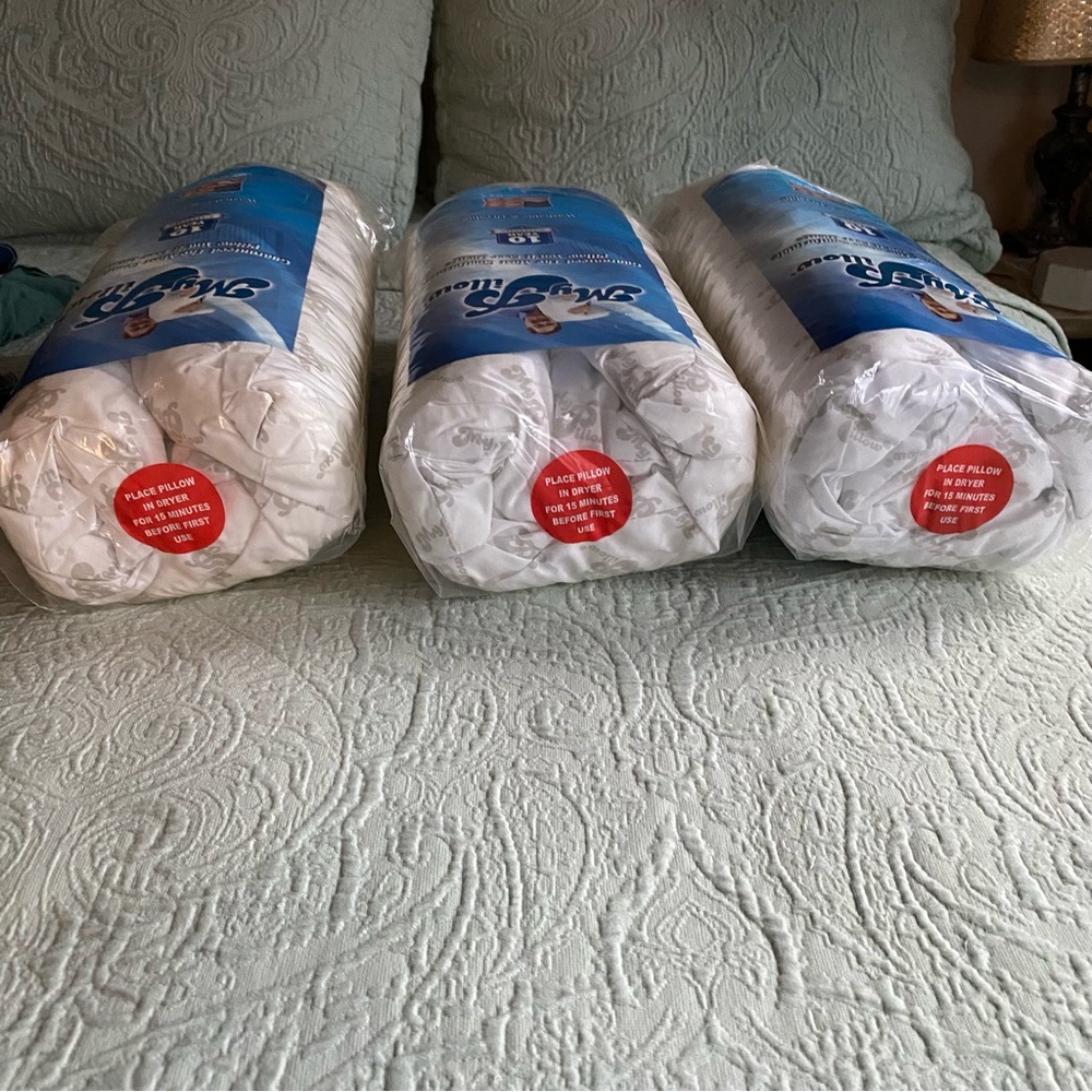 NEW MyPillow 3 Set Bundle - 2 Classic Standard and 1 Premium S/Q. My Pillow - Picture 6 of 6